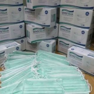 surgical face mask for sell..whatsapp.....+971556543345 
