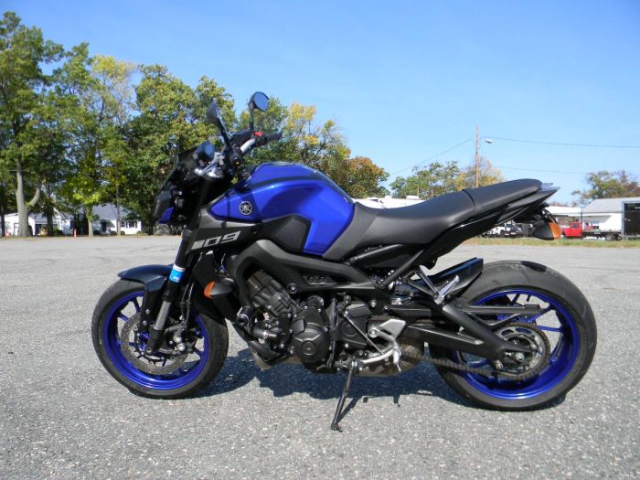 2019 YAMAHA MT-09 whatsapp: +17163935355 2