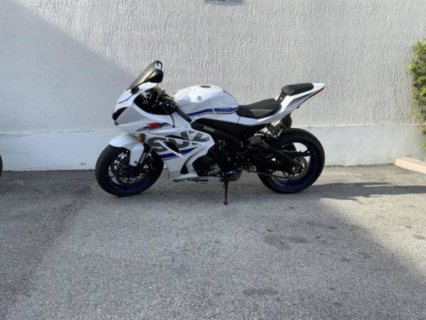 2018 suzuki gsxr 1000 Whatsapp : +17163935355 2