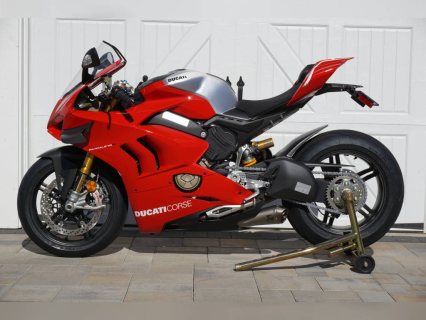 2019 ducati panigale v4 s Whatsapp : +17163935355 2