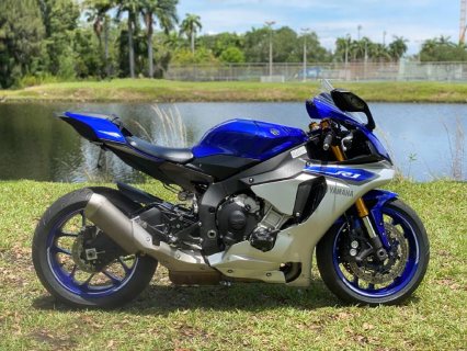 2017 yamaha yzf r 1 Whatsapp : +17163935355 3