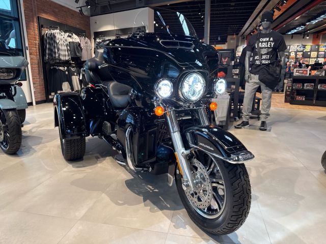 2024 Harley Davidson TRI GLIDE Ultra New 4-stroke Trike 3